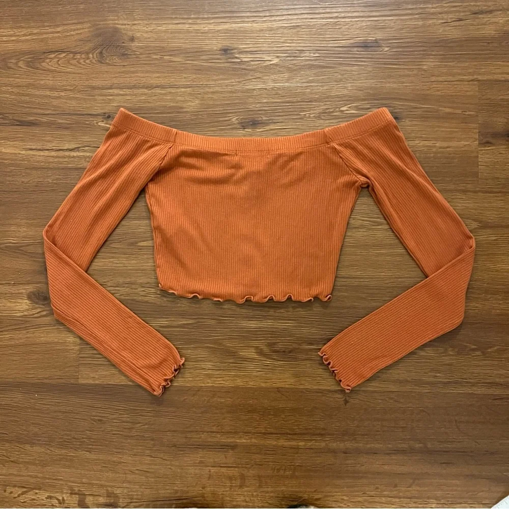 Forever 21 Long Sleeve Off Shoulder Lettuce Trim Crop Top Size Small